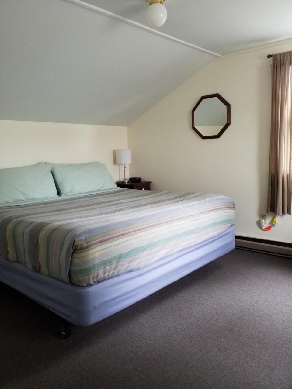Bayside Inn&Marina Cooperstown Bagian luar foto