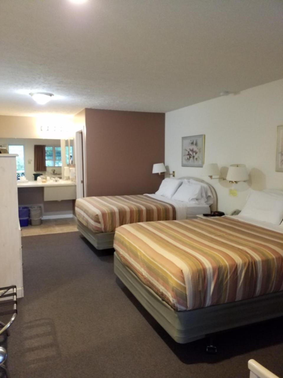 Bayside Inn&Marina Cooperstown Bagian luar foto